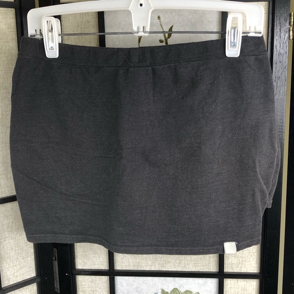 4 for 25$ BENCH | Charcoal Mini Skirt. Activewear Skirt. Size Medium. - Picture 3 of 8